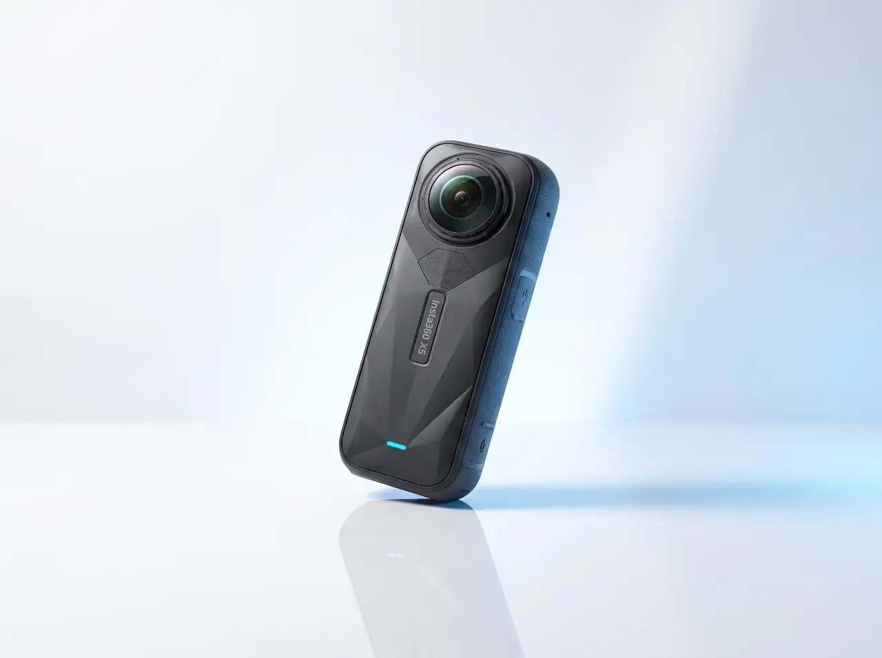 Insta360 X5